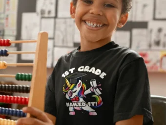 Girls Dabbing Unicorn 1st Grade Succeeds in Graduation