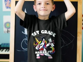 Girls Dabbing Unicorn 1st Grade Succeeds in Graduation