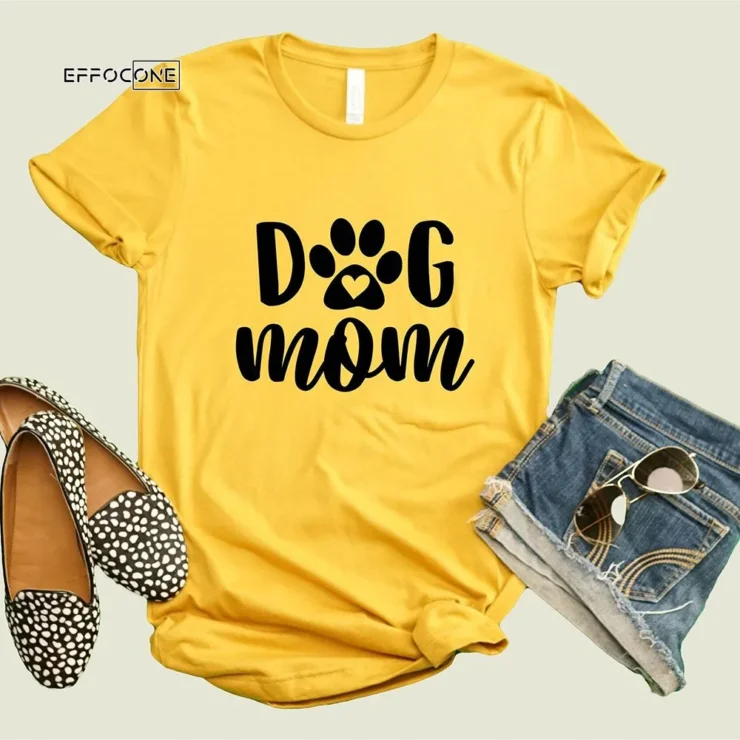 Dog Mom, Love Dogs Gift For Dog Mom T-Shirt