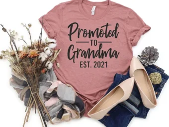 Promoted To Grandma Est. 2021 Shirt Grandma 2021 Shirt Gift